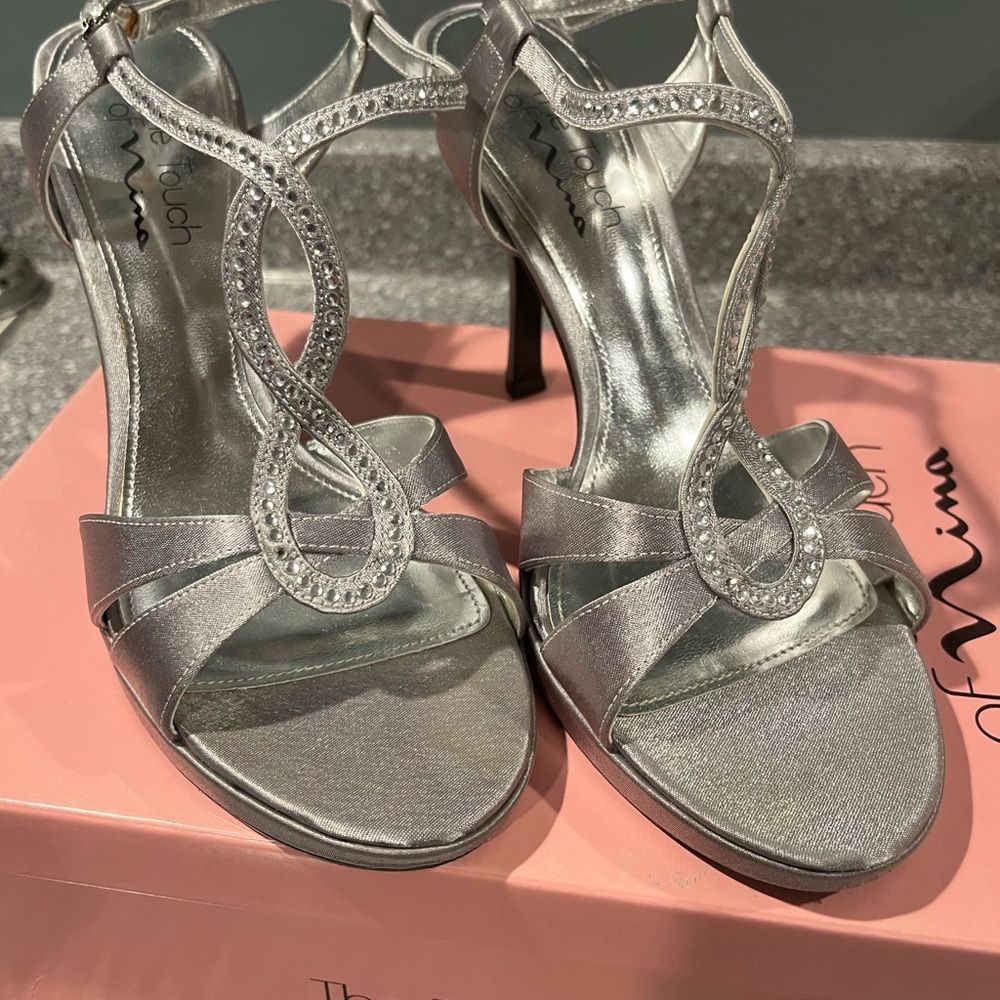 Women’s silver formal shoes size 8 1/2